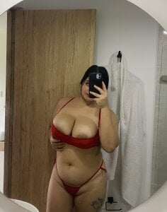 bethanybigtits4 Public 圖片 4