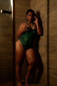 ArielleMillerr-のPassionate Girlの 9枚の写真