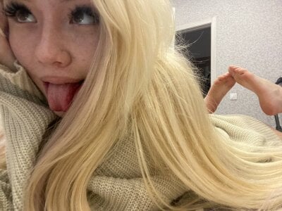 Flirty_lee look at my beautiful smile Pic