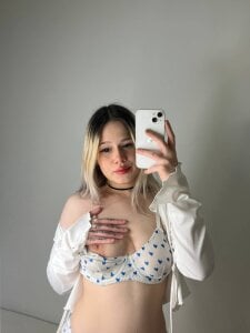 Love_audirs6 posing a little Pic 7