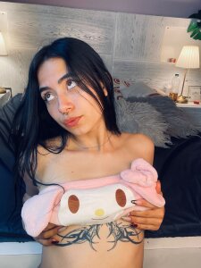 Ivyy_sweet_ trying to be cute Foto 3