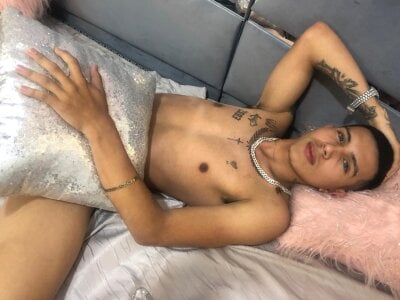 Scook_Gray_ sexy Pic 4