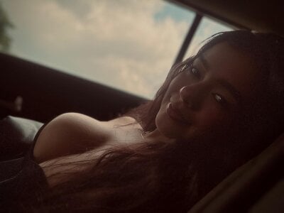 Sophia_Wy I'm back Pic 2