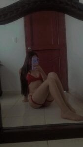 Zdjęcia ElyraBloom Good morning, darling ☀️✨ I’m live from 8:30 a.m. to 3:30 p.m., glowing with gentle confidence, play:  2