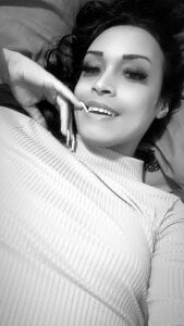 YasmimMayers Public Εικόνα 6