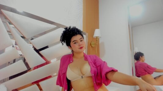 _Curly_BeautyのPinky girl ❤️の 2枚の写真