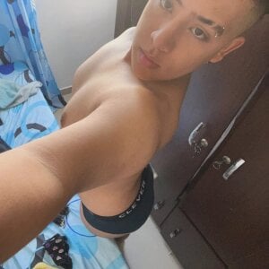 Erick_craig Welcome to my room 👋 Foto 3