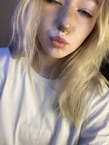 Ane_mia Public Pic 3