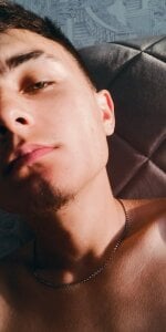 AmandaCoupleのRobertの 3枚の写真