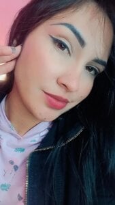 Emy_cutee my body Pic