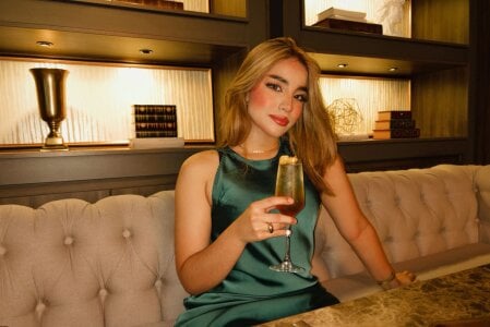 NathalieRoss1 Public Pic 3