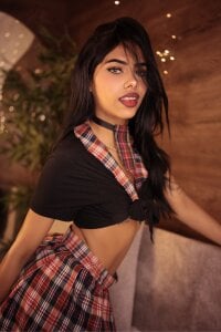 Naomi_Rex: Public ( 5 фото)