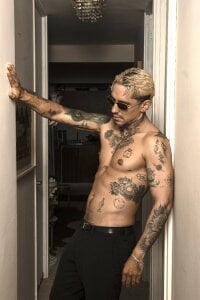 mister_eithan A RICH BODY 😏 Foto 6