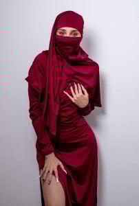 Ridwana_ The elegant and naughty can inhabit the same body 😏👠 Pic