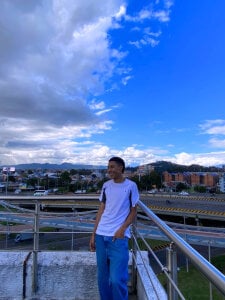 Domminick18 Blue Sky Pic 4