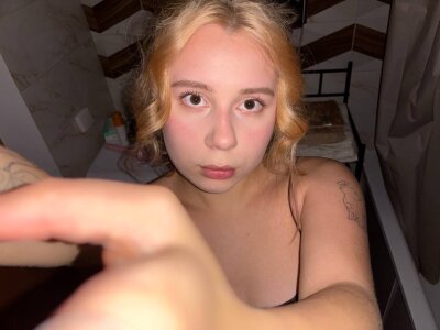 AnnaVeil day off Pic 5