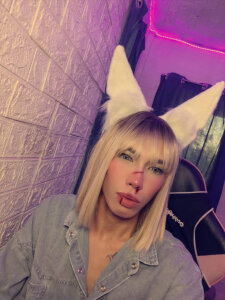 VictoriaAsianMistressPublic图片 4