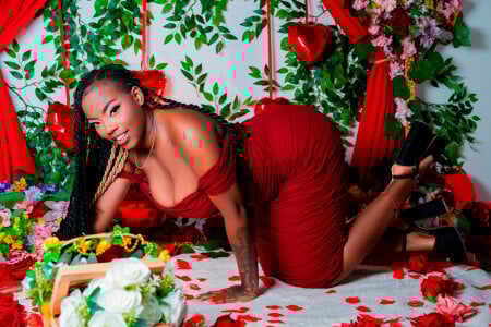 ReinaMiah Do you want to be my Valentine's Day? Pic 2