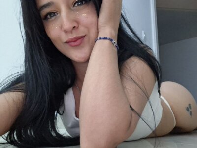 “Barely Covered Curves: Beige Top + Tiny See-Through Thong 😈” de Danna_juicy69_  3 Imagens