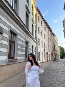 KellyKelik Public Pic 5