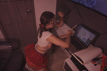 annieconnorss1 Public Pic 2