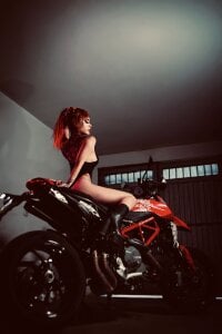 ScarlettRusso1 RIDING THE DUCATI AND AFTER THAT TO U 🏍️❤️ Εικόνα 7