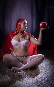 Sofia_Cooper_ little red riding hood❤️‍🔥 Pic 3