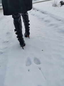 chillimonia Stiefel im Schnee Foto 9