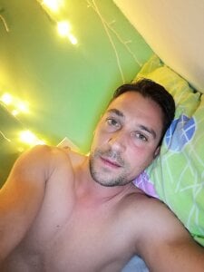 Miki01881 Public Hình 2