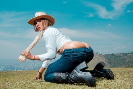 Christiekroes_ Cowgirl 🤠 Pic 2