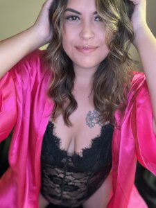 LillyHernandez Pretty in Pink 🩷 Pic 4