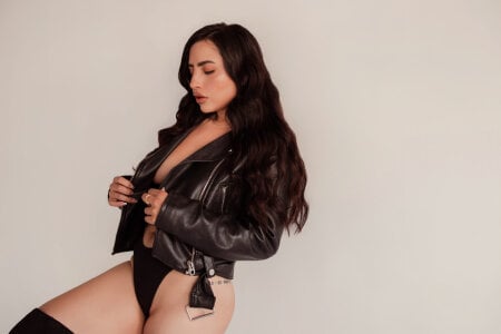 Public de ZaraVesari  4 Imagens