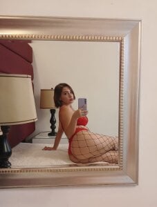 Saraarouusee in red... صورة واحدة|Saraarouusee in red... صورتان|Saraarouusee in red...  صور|Saraarouusee in red...  صورة