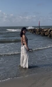 salome-brown Sun and sand🌞 Pic 2