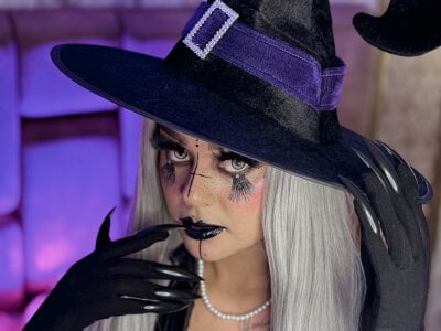 SoffiQueenのunder the power of my magic✨😏の 5枚の写真