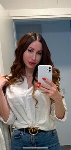 Ella_Sea Public Pic 7