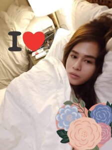 xbedofroses Me myself & I Pic 7