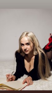 Barbie___girlのWrite to me, I'm sure we can create unique chemistry between us.の 6枚の写真