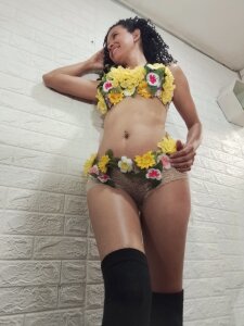 a little more of me de Jazlin_  4 Imagens