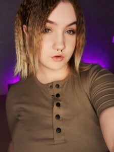 lovelyy_julia Public Pic 4