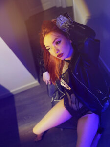 SexyLeeloo's photo