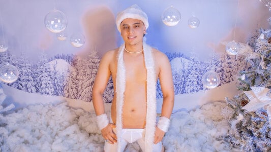 Kandyfrees_ Kevin! 🎅🏻 Pic 2