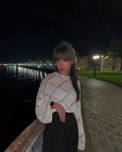 Stella_Paterson I'm on a walk Pic