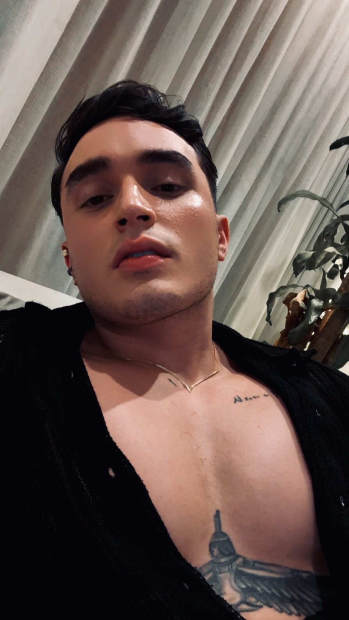 Robyn_Rocki-এর ট্রেন্ডিং  2707টি ছবি