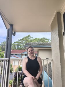 AussieKittyPurrのBalcony black dress tasteful classyの 2枚の写真