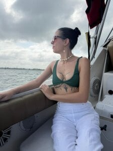 violett__golden Violett in green 💚🍏 Pic 4