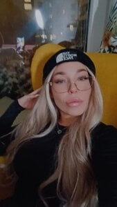 Daysy_Wood Public Pic 4