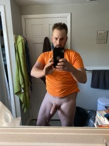 E095 Me nude зображення