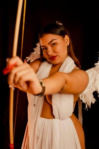 CamilaThaylorStraight to the heart. No warning. Bild 2