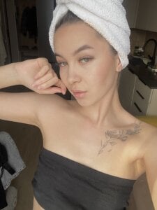 LunaCurlly life Pic 2